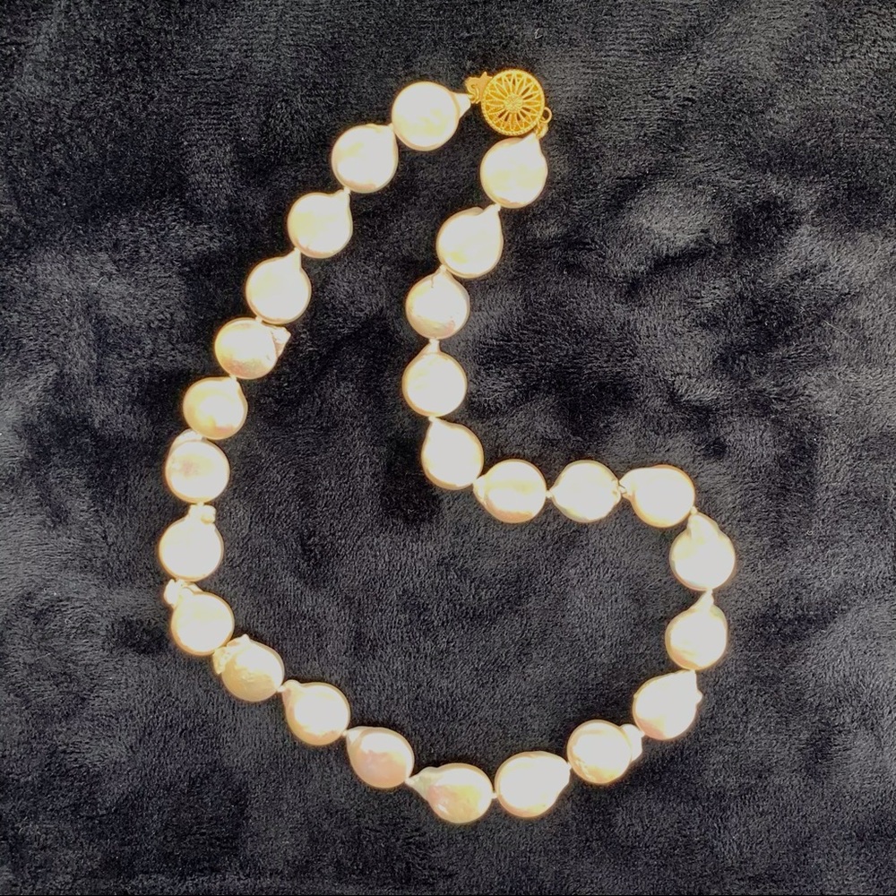 Genuine Fresh Water Pearl Necklace. - Picture 3 of 5